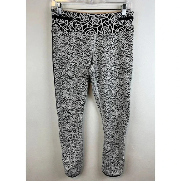 Lululemon Real Quick Tight Leggings Sz 8 - Picture 13 of 15
